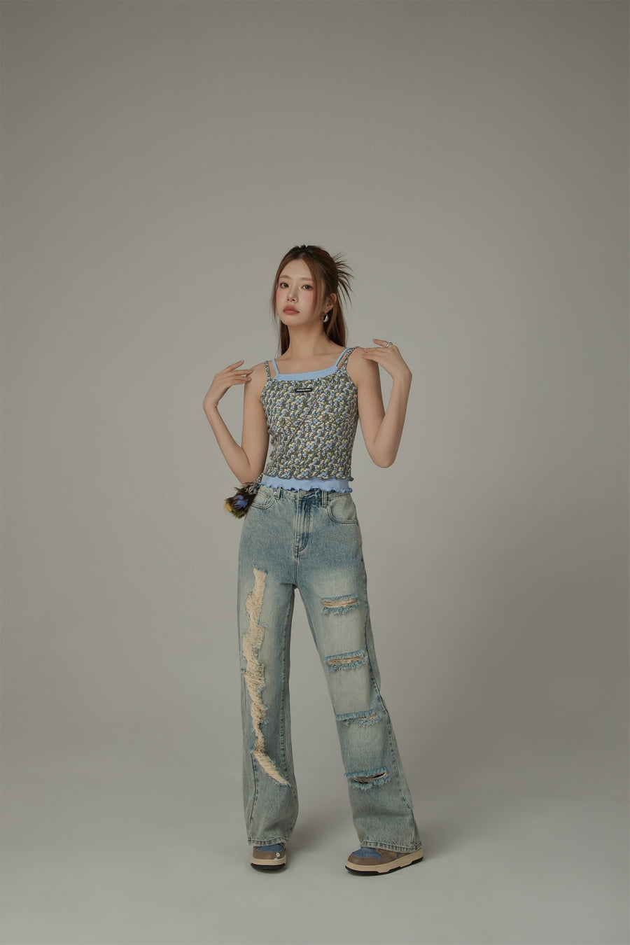 CHUU Cotton Distressed Denim Straight Leg Jeans