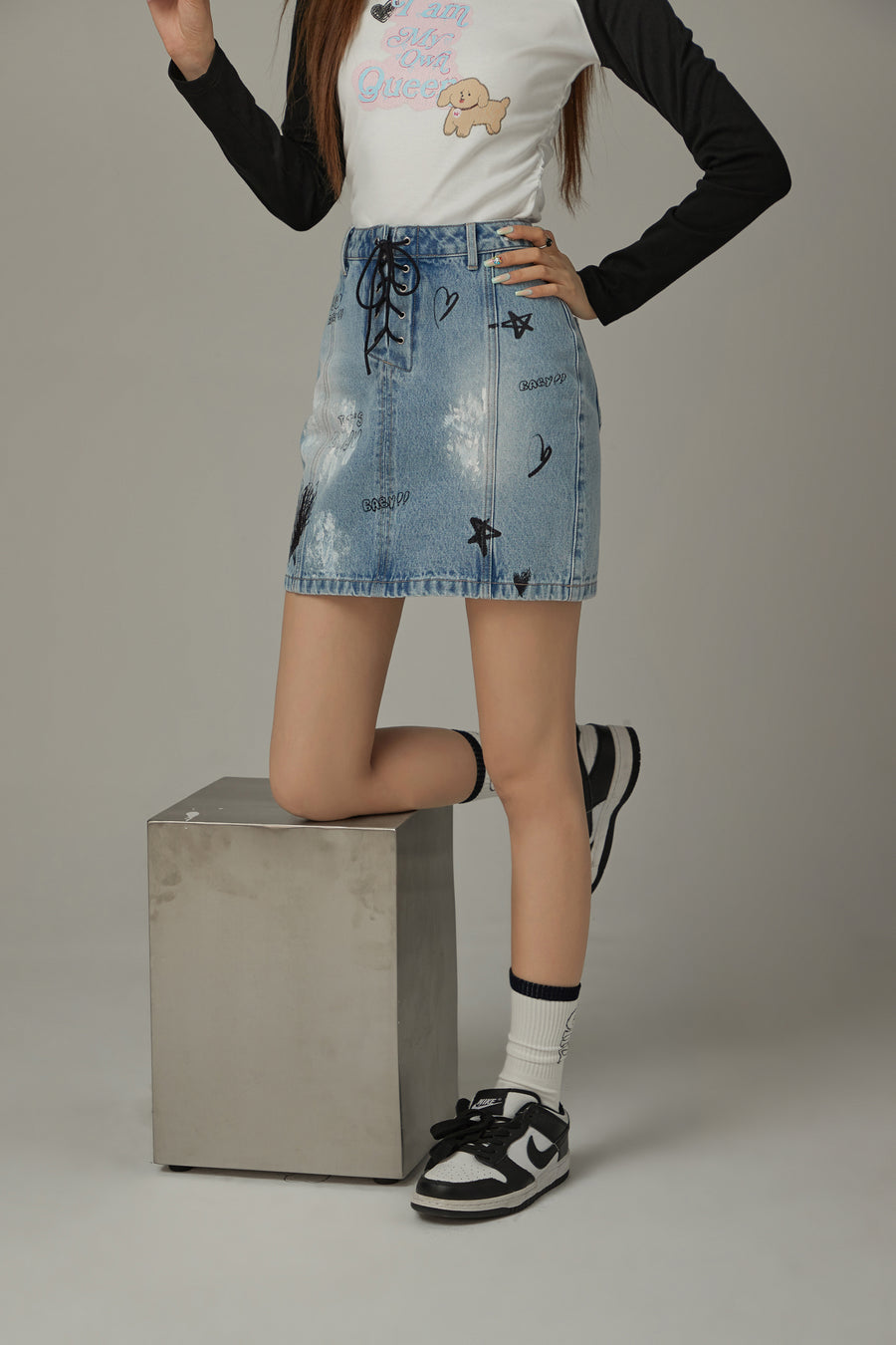 CHUU Lace Up Heart Star Denim Skirt