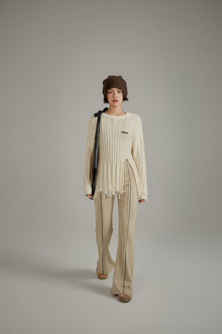 CHUU Side Front Slit Long Knit Sweater