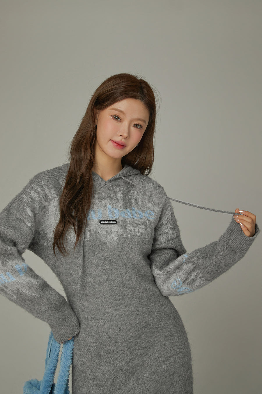 CHUU Color Logo Hooded Knit Mini Dress