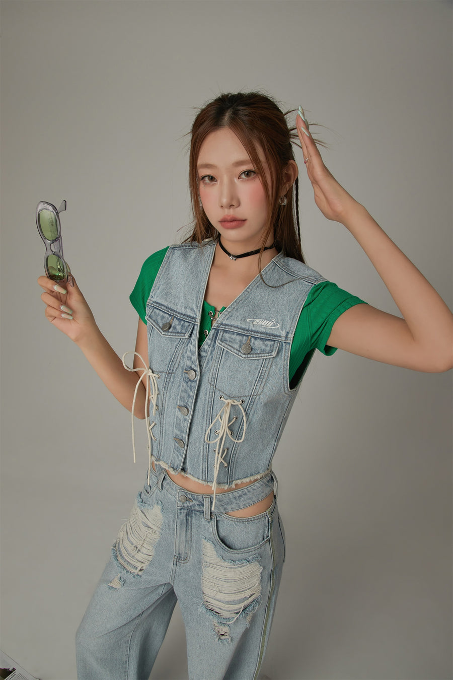 CHUU Lace Up Bow Denim Vest