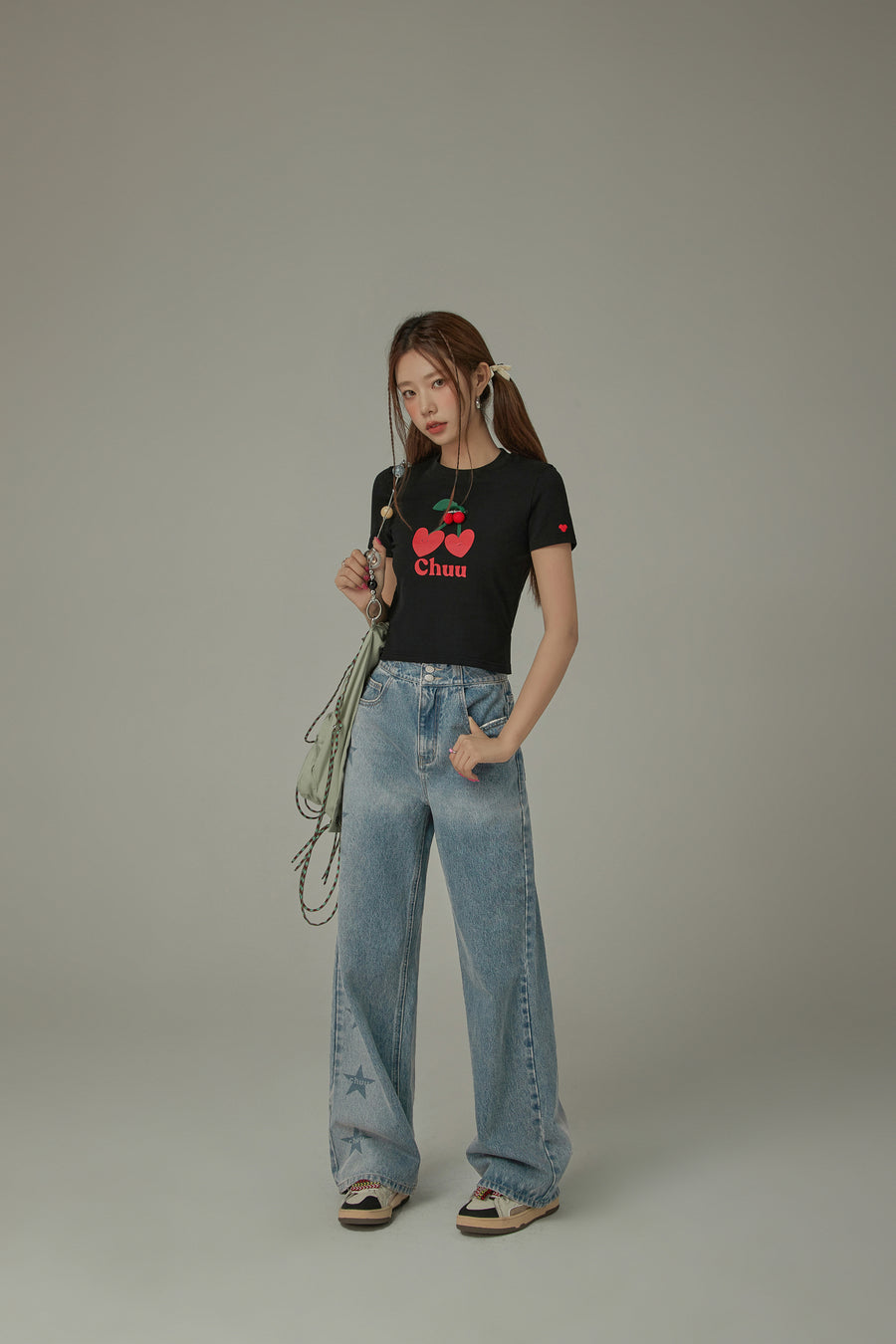 CHUU Side Logo Star Wide Denim Jeans