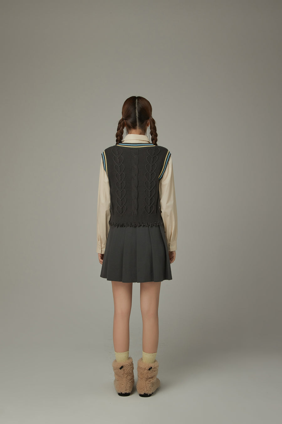 CHUU Heart Twist Knit Sweater Vest