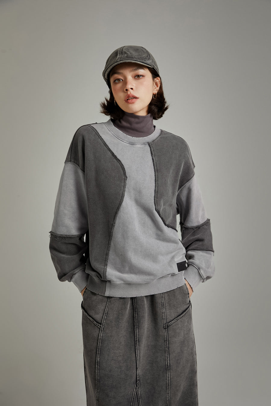 CHUU Stitched Patchwork Color Boxy Sweatshirt