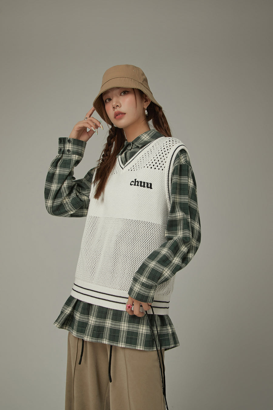 CHUU Hole Pattern Knit Sweater Vest