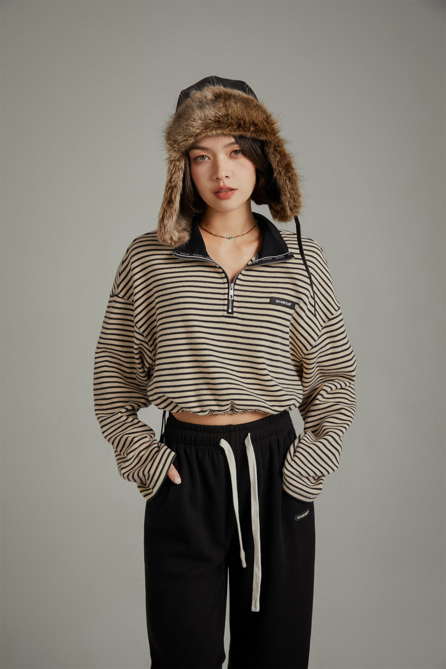 CHUU Striped Crop Half Zip-Up Top