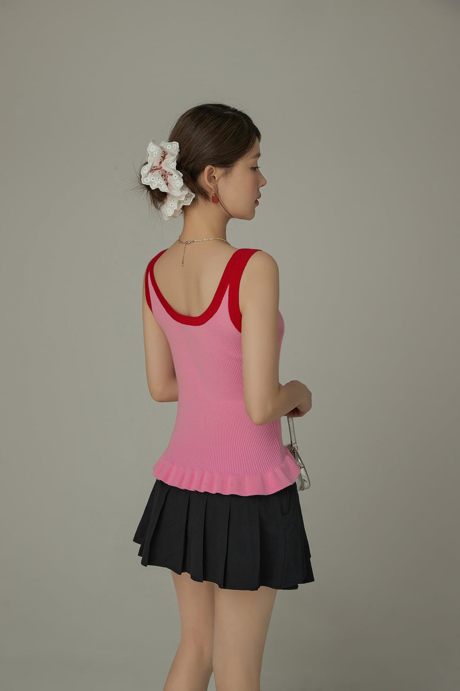 CHUU Cherry Detail Knit Sleeveless Top