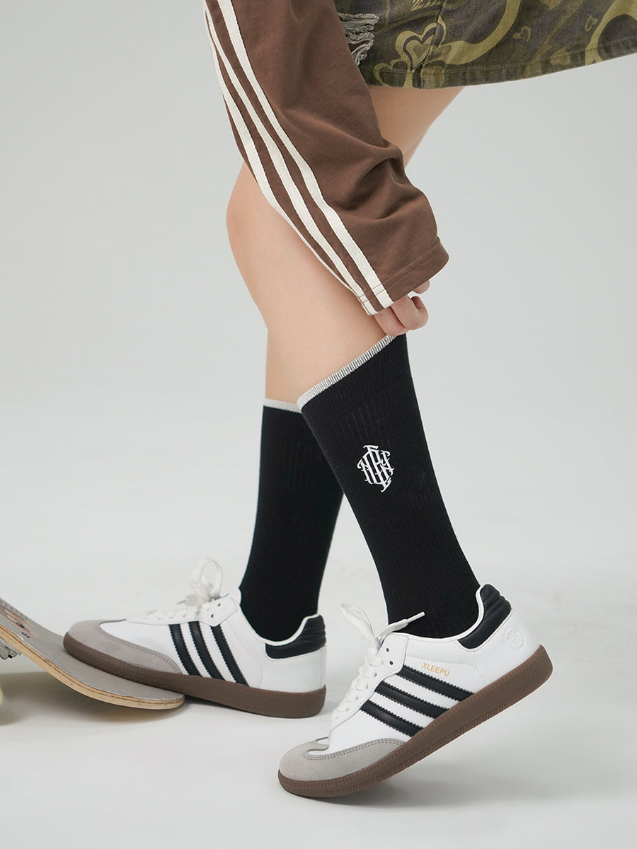 CHUU Trendy Embroidered High Socks