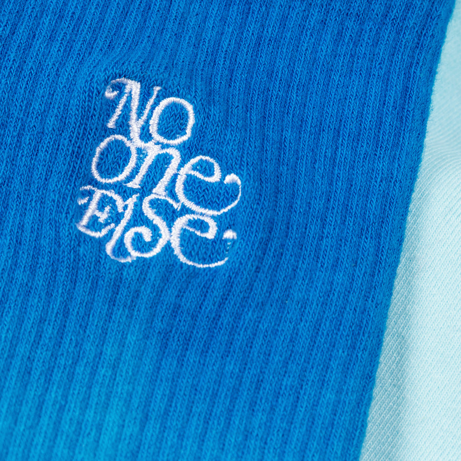CHUU Sky Gradient High Socks