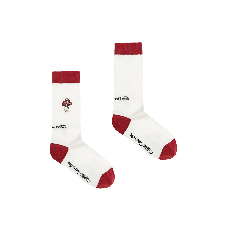 CHUU Mushroom Color High Socks