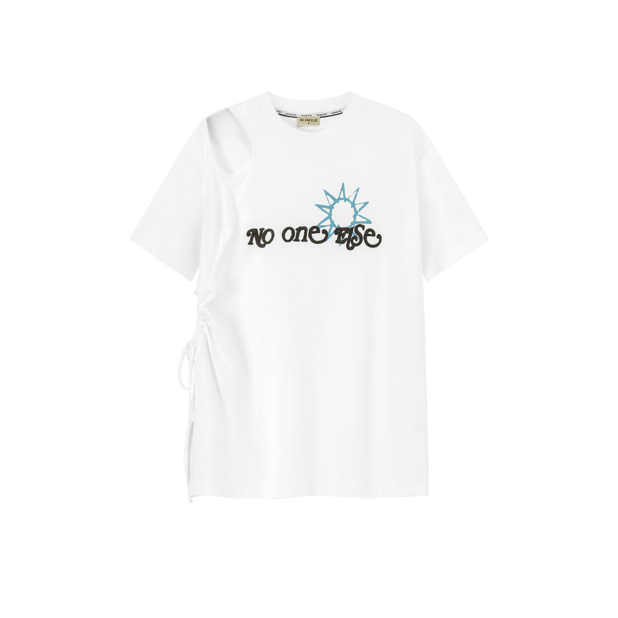 CHUU Off The Shoulder Logo Side Slit T-Shirt