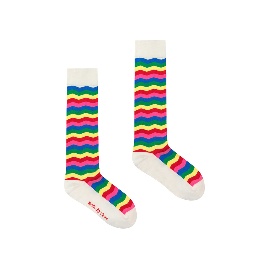 CHUU Rainbow Wave Knee Socks