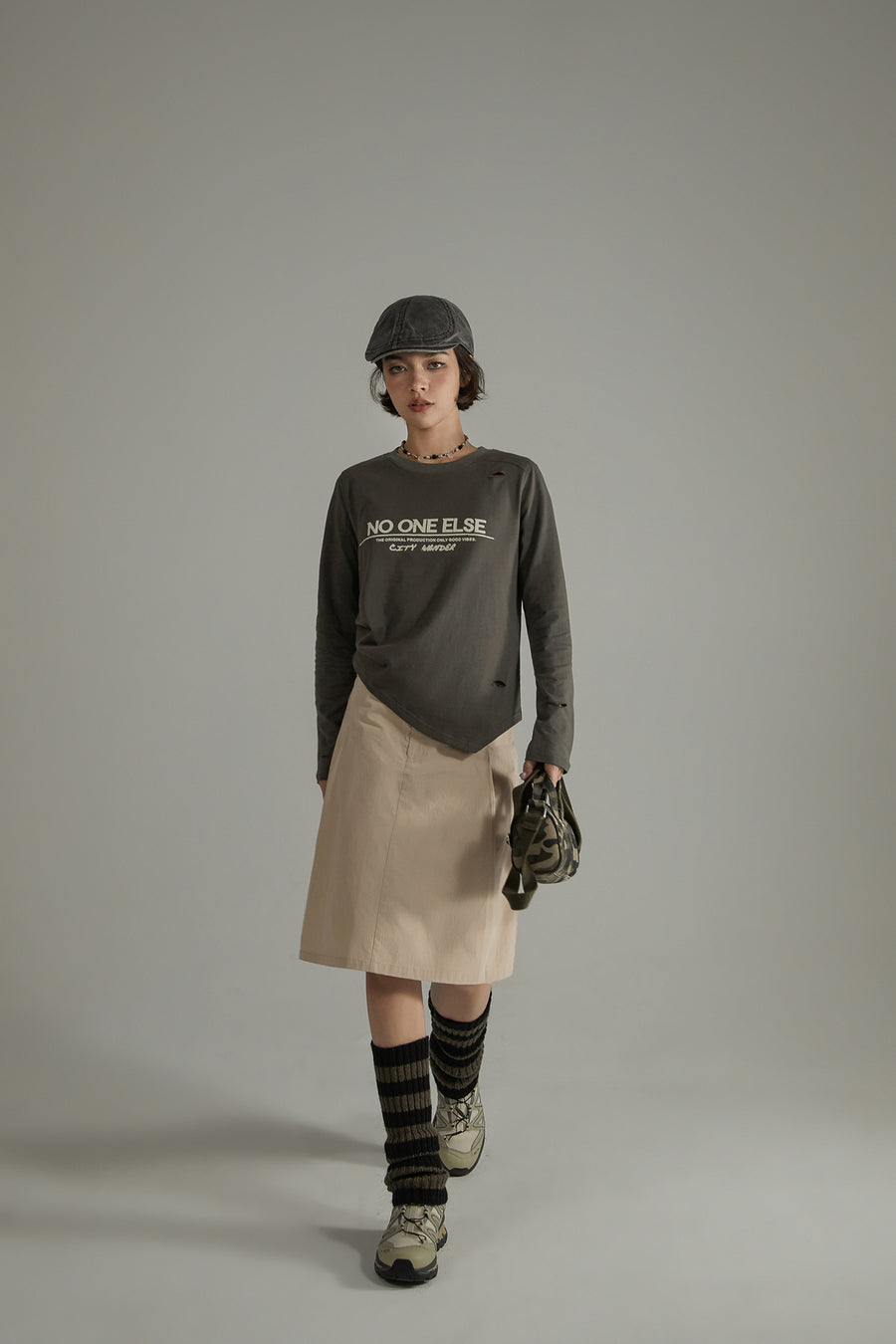 CHUU Asymmetric Long Sleeve T-Shirt