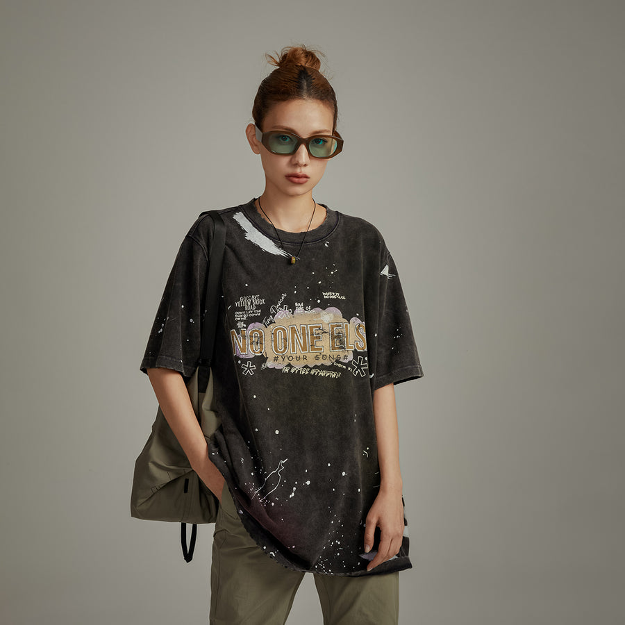 CHUU Paint Splatter Lettering Loosefit T-Shirt