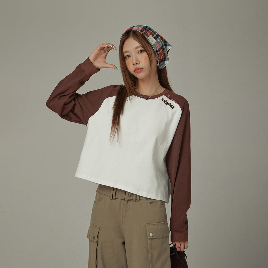 CHUU Two Toned Loose Fit Long Sleeve T-Shirt