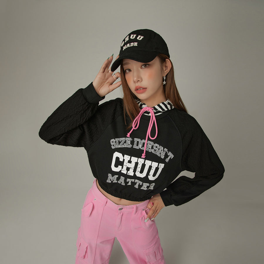 CHUU Size Doesnt Matter Lettering Crop Sweatshirt