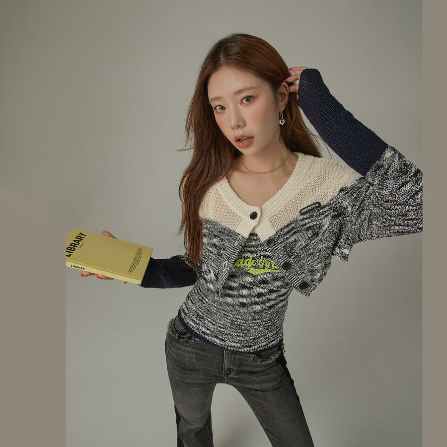 CHUU Contrast Logo Cropped Cardigan