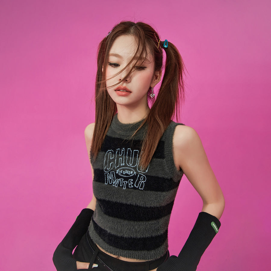 CHUU Lettering Fuzzy Sleeveless Sweater