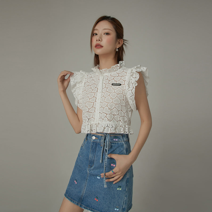 CHUU Ruffled Sleeve Heart Lace Blouse