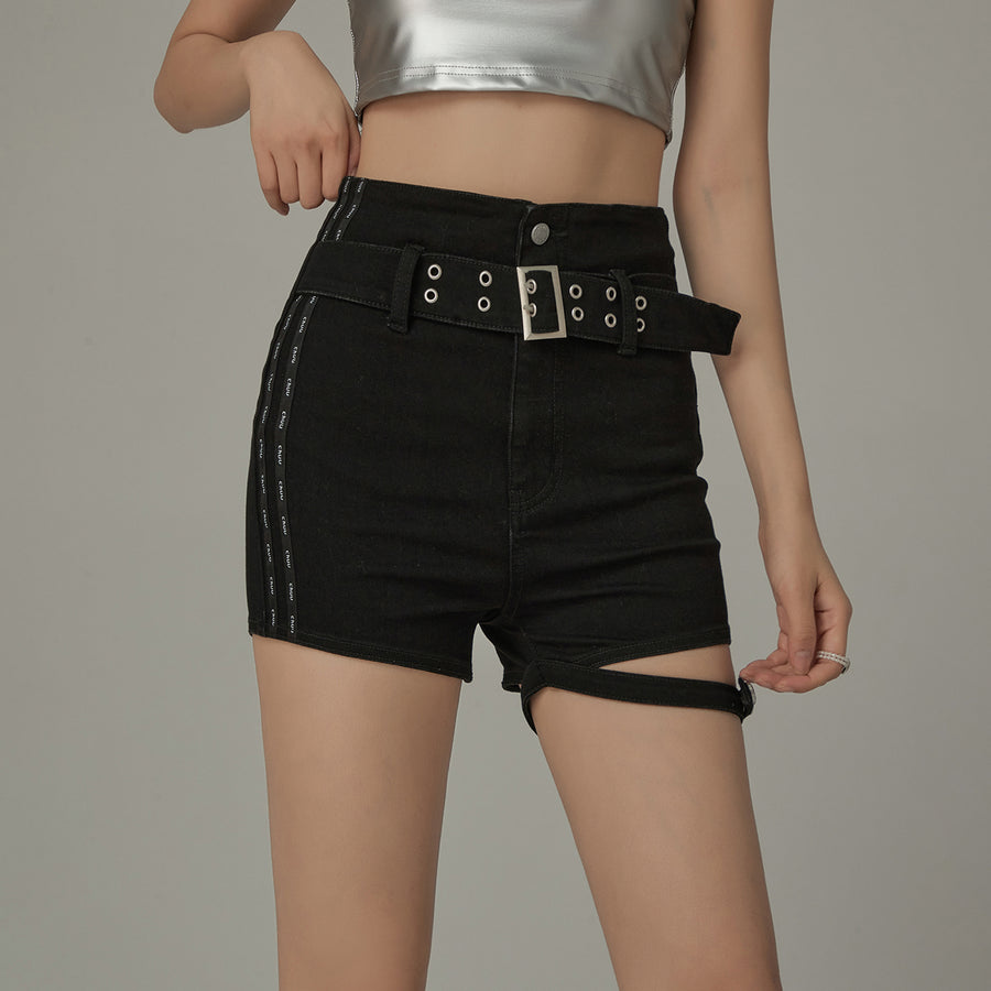 CHUU Slim Belted Leg Slit Denim Shorts