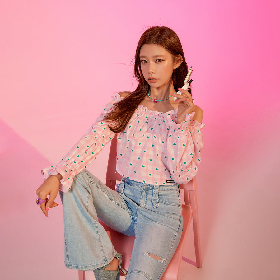 CHUU Heart Check Pattern Off The Shoulder Blouse