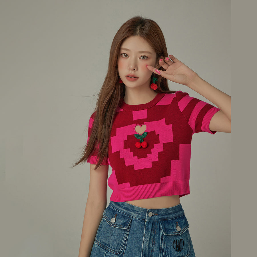 CHUU Pixel Pattern Heart Cutout Color Knit Sweater