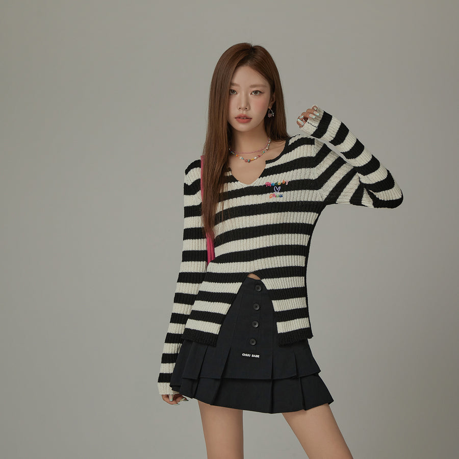 CHUU Slit Color Lettering Stripe Knit Sweater