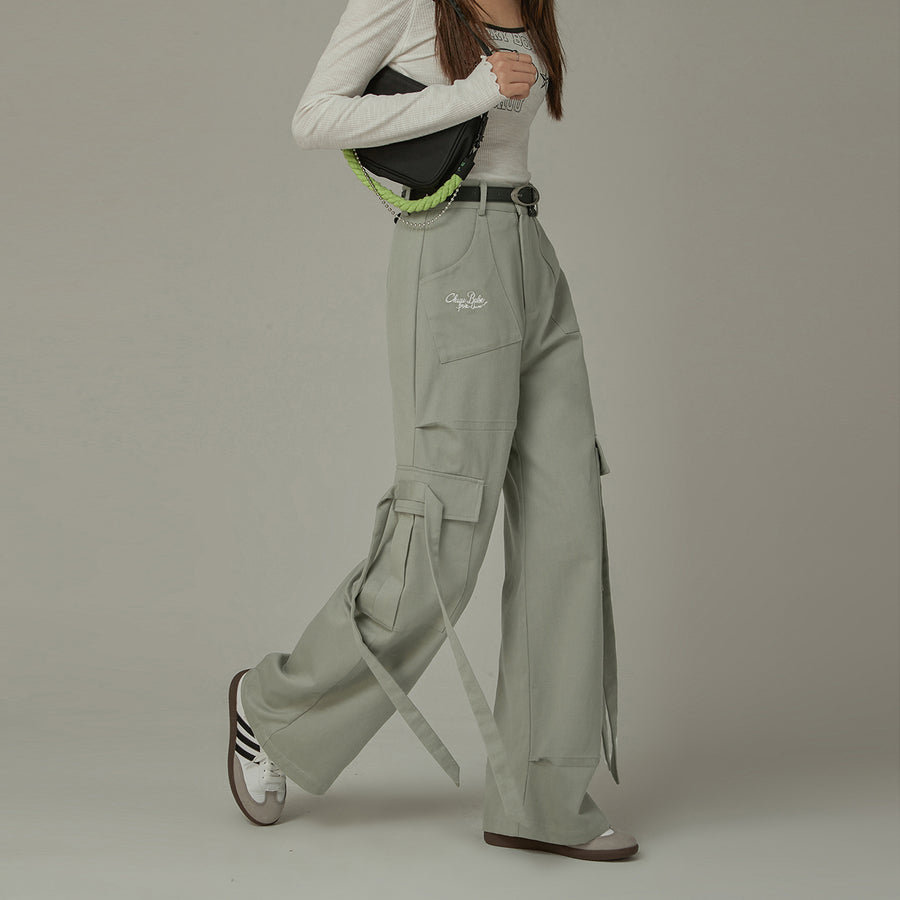 CHUU Trendy Wide Cargo Pockets Pants