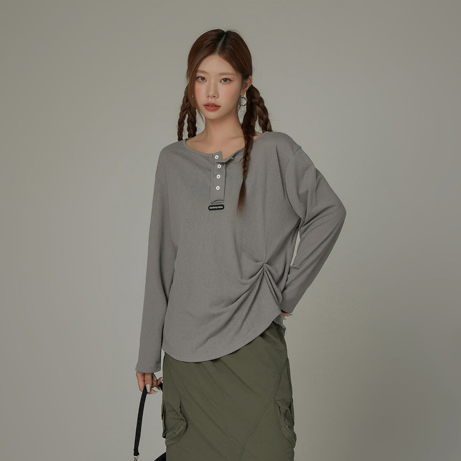 CHUU Button Side Shirring Basic T-Shirt