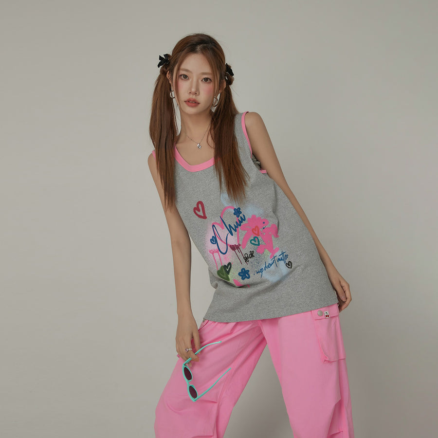 CHUU Graffiti Print U-Neck Boxy Sleeveless Top