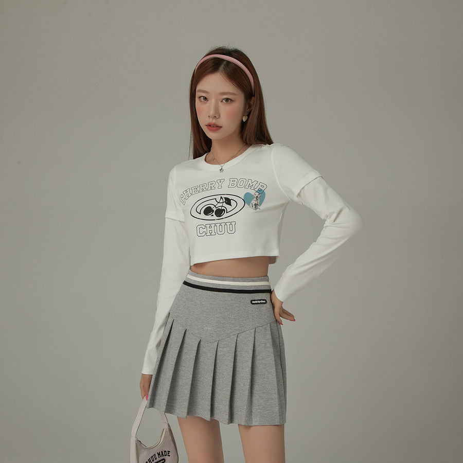 CHUU Cherry Bomb Logo Printed Cropped Long Sleeve T-Shirt