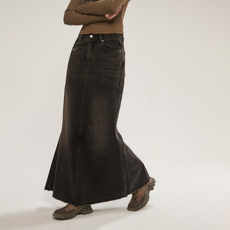 CHUU Slit Denim Long Skirt