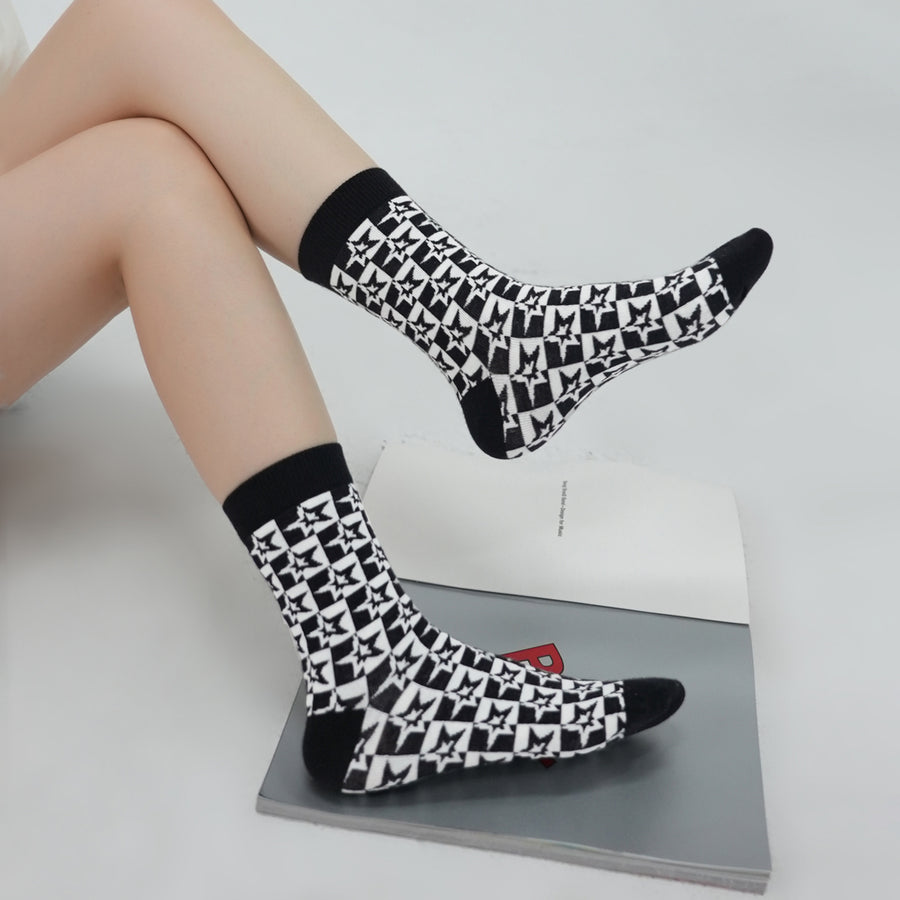 CHUU Star Pattern Contrasting Colors High Socks