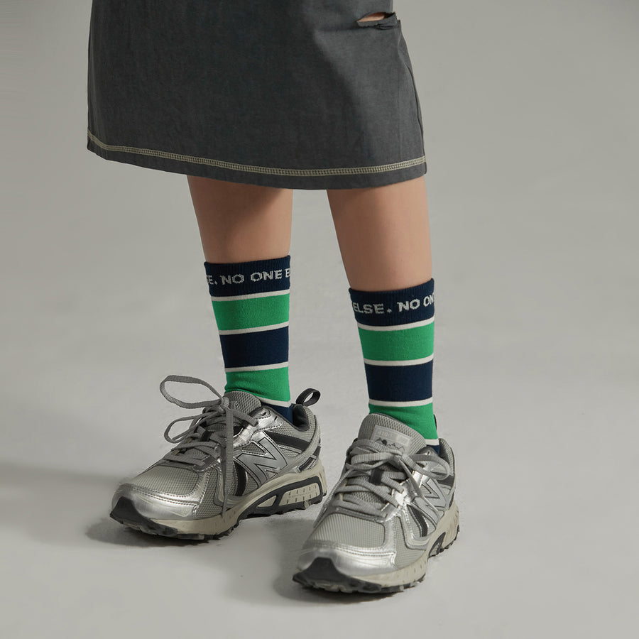 CHUU Noe Lettering Striped High Socks