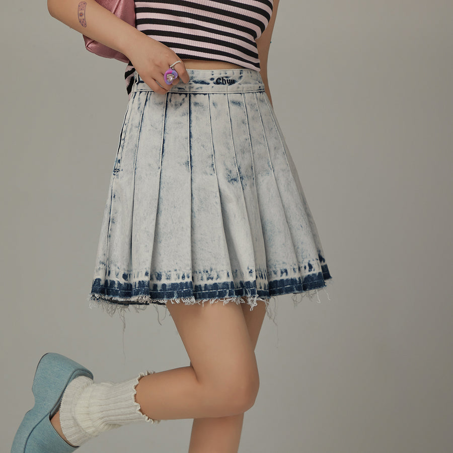 CHUU Raw Hem Denim Pleated Skirt