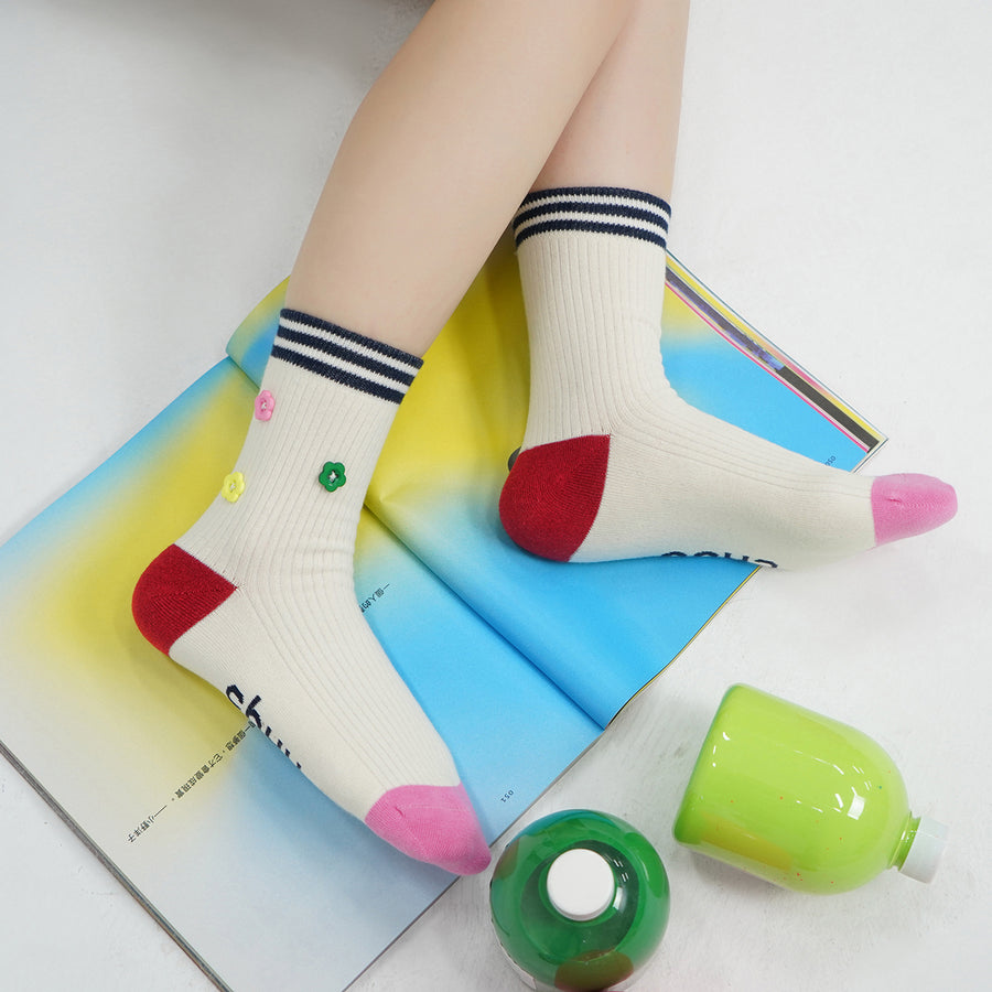 CHUU Floral Button Color Button High Socks