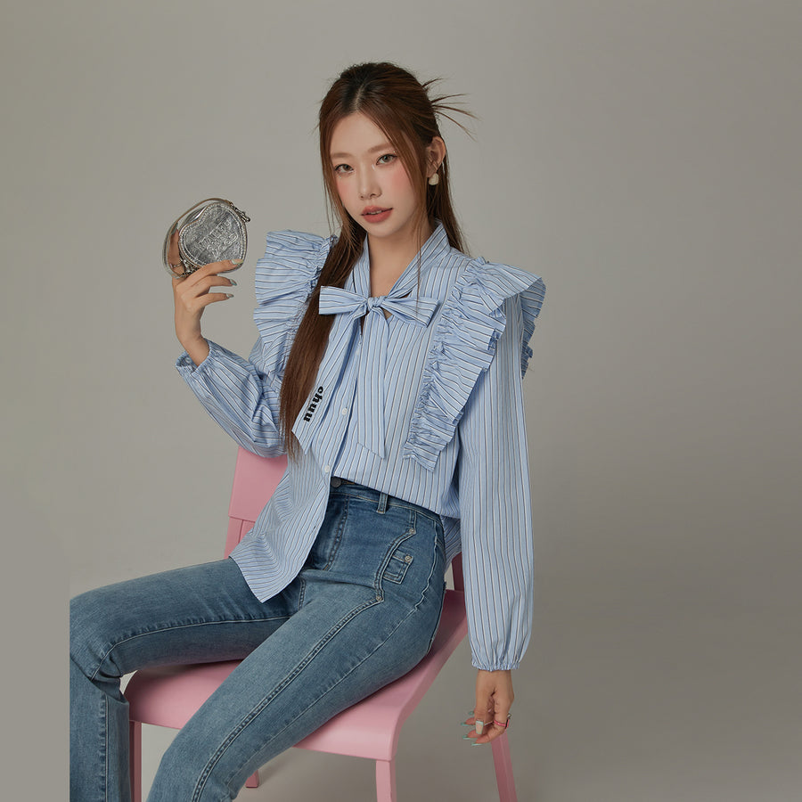 CHUU Logo Tie Ruffle Striped Blouse