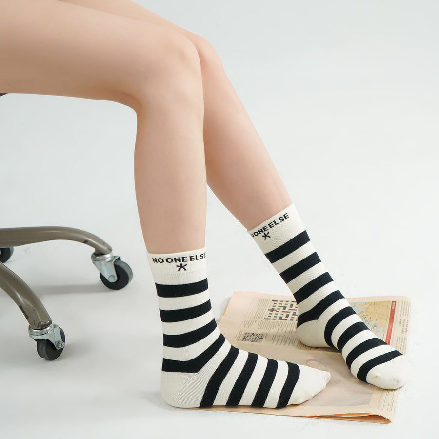 CHUU Logo Striped High Socks