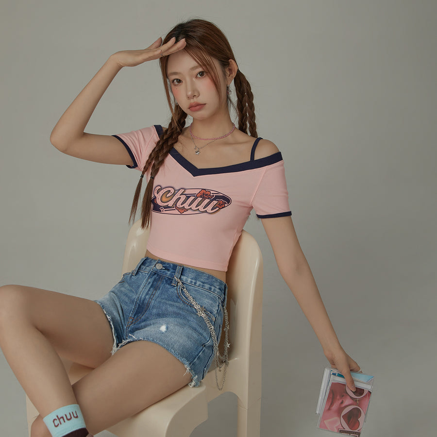 CHUU Chuu Lettering Off-The-Shoulder Crop T-Shirt