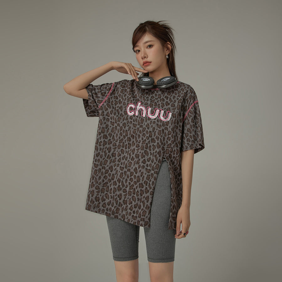 CHUU Leopard Side Slit Lettering Loose Fit Mid Length T-Shirt