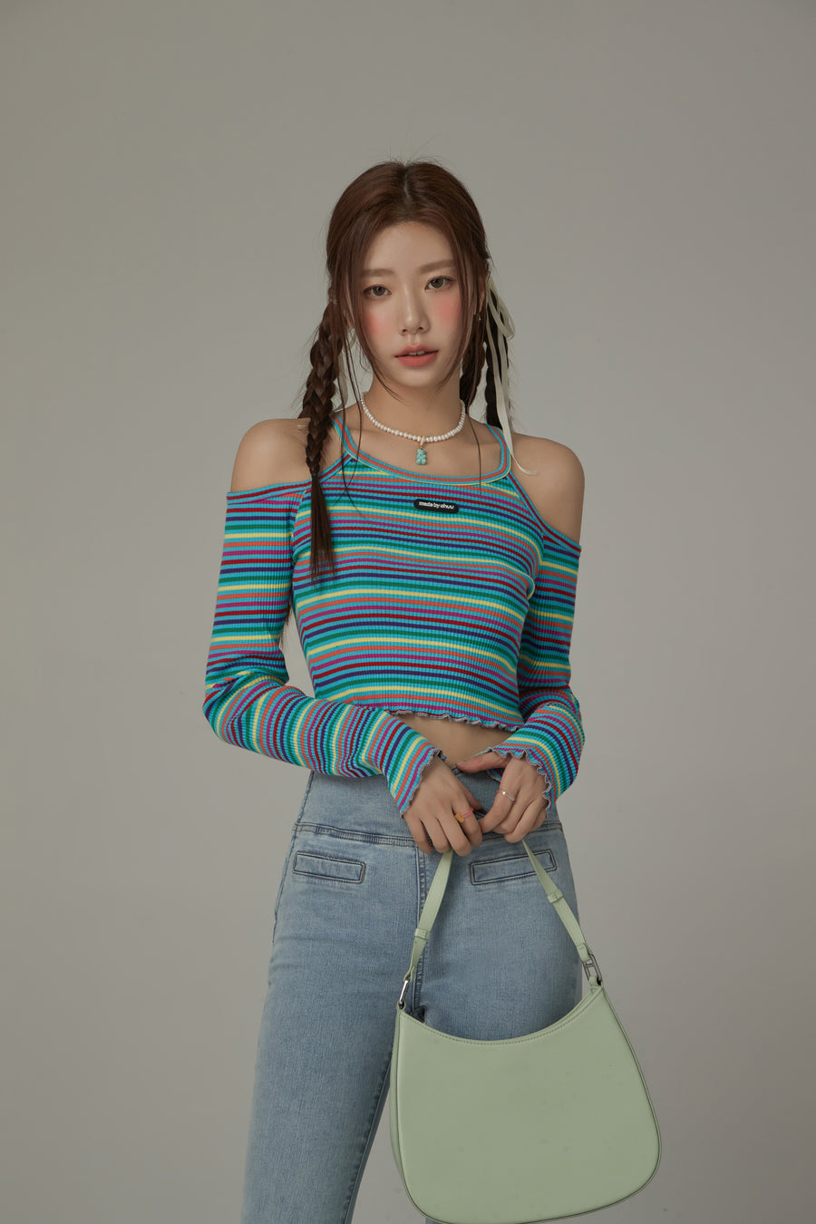 CHUU Off-The-Shoulder Striped T-Shirt