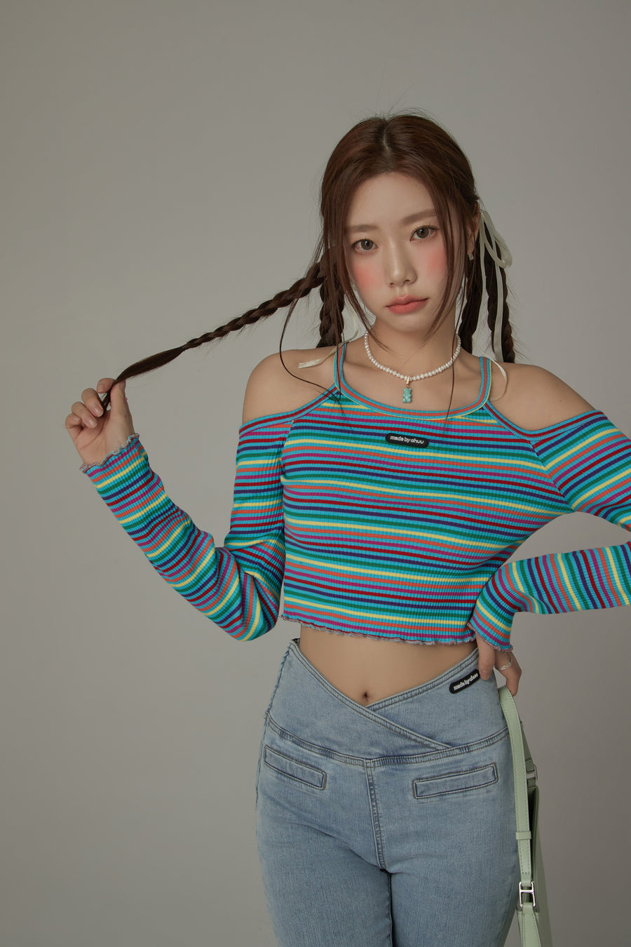 CHUU Off-The-Shoulder Striped T-Shirt