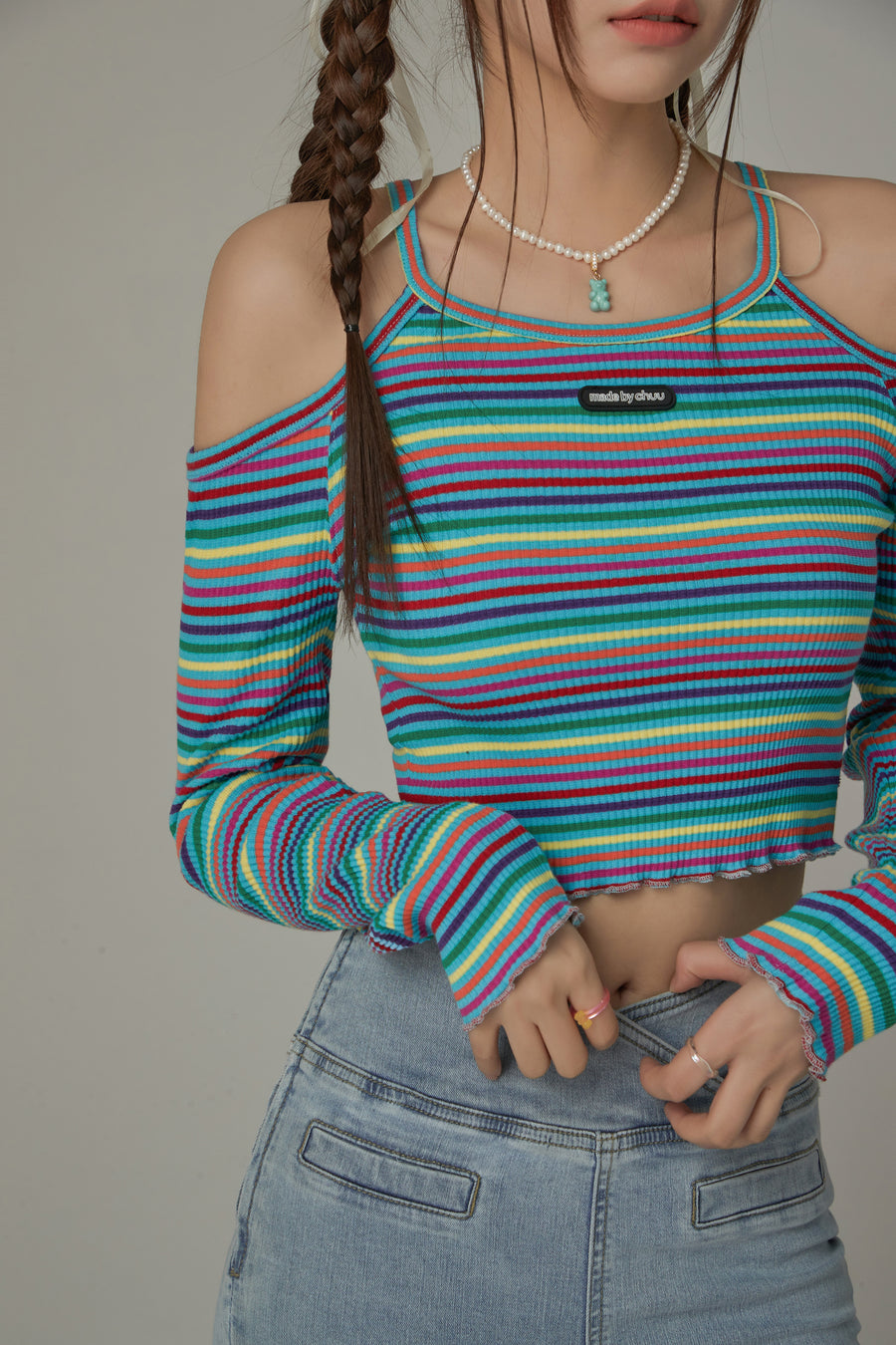 CHUU Off-The-Shoulder Striped T-Shirt