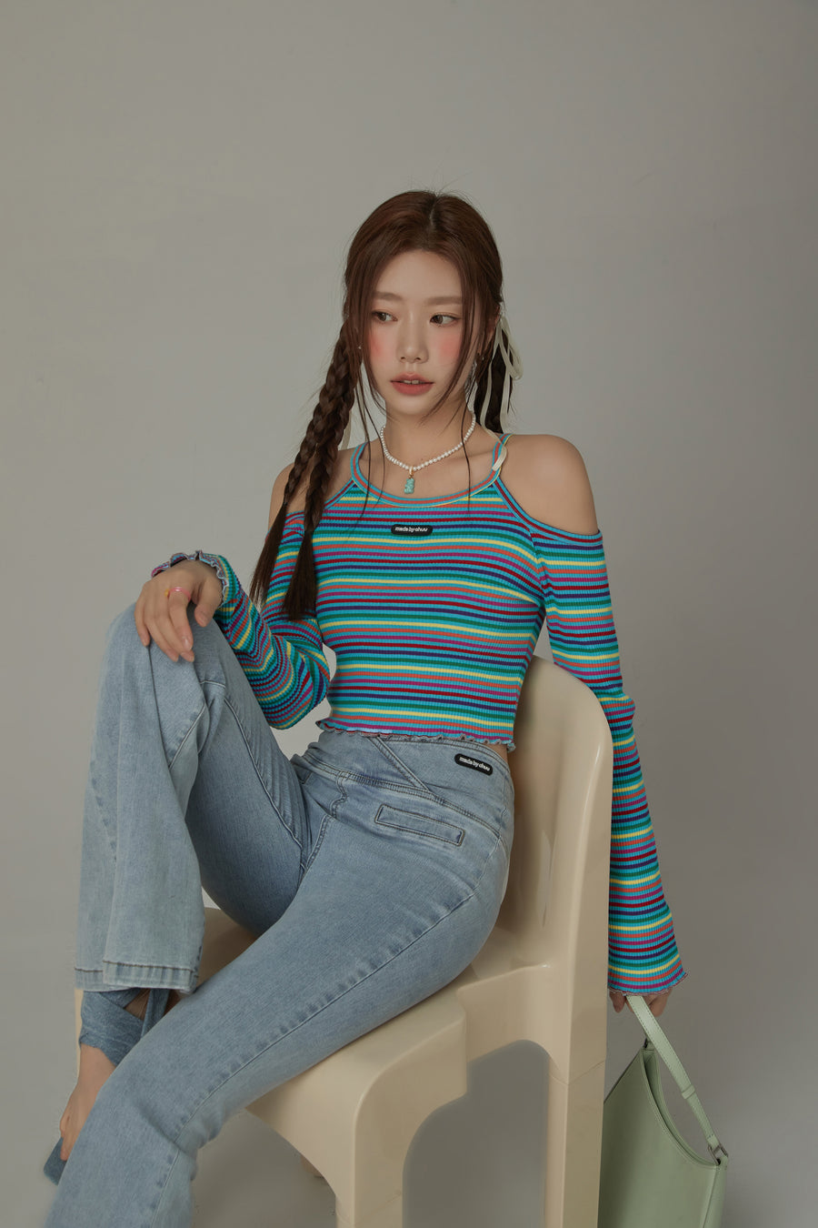 CHUU Off-The-Shoulder Striped T-Shirt