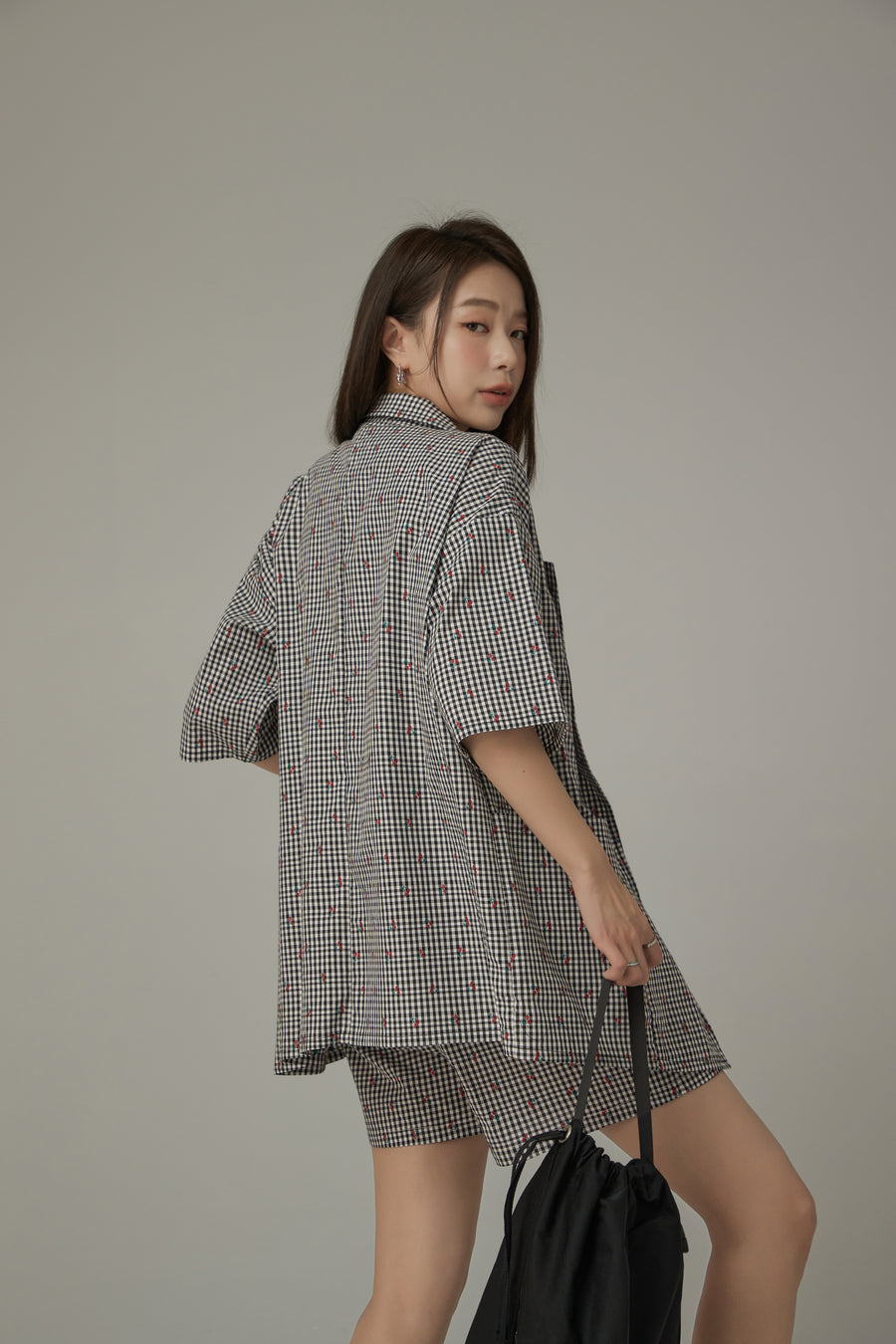 CHUU Cherry Check Shorts