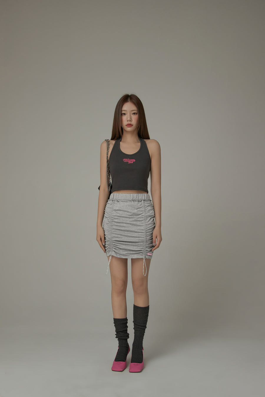 CHUU Halter Sleeveless Chuu Logo Crop Top