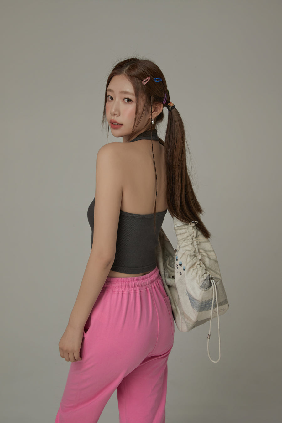 CHUU Halter Sleeveless Chuu Logo Crop Top