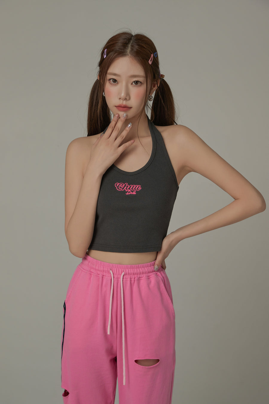 CHUU Halter Sleeveless Chuu Logo Crop Top