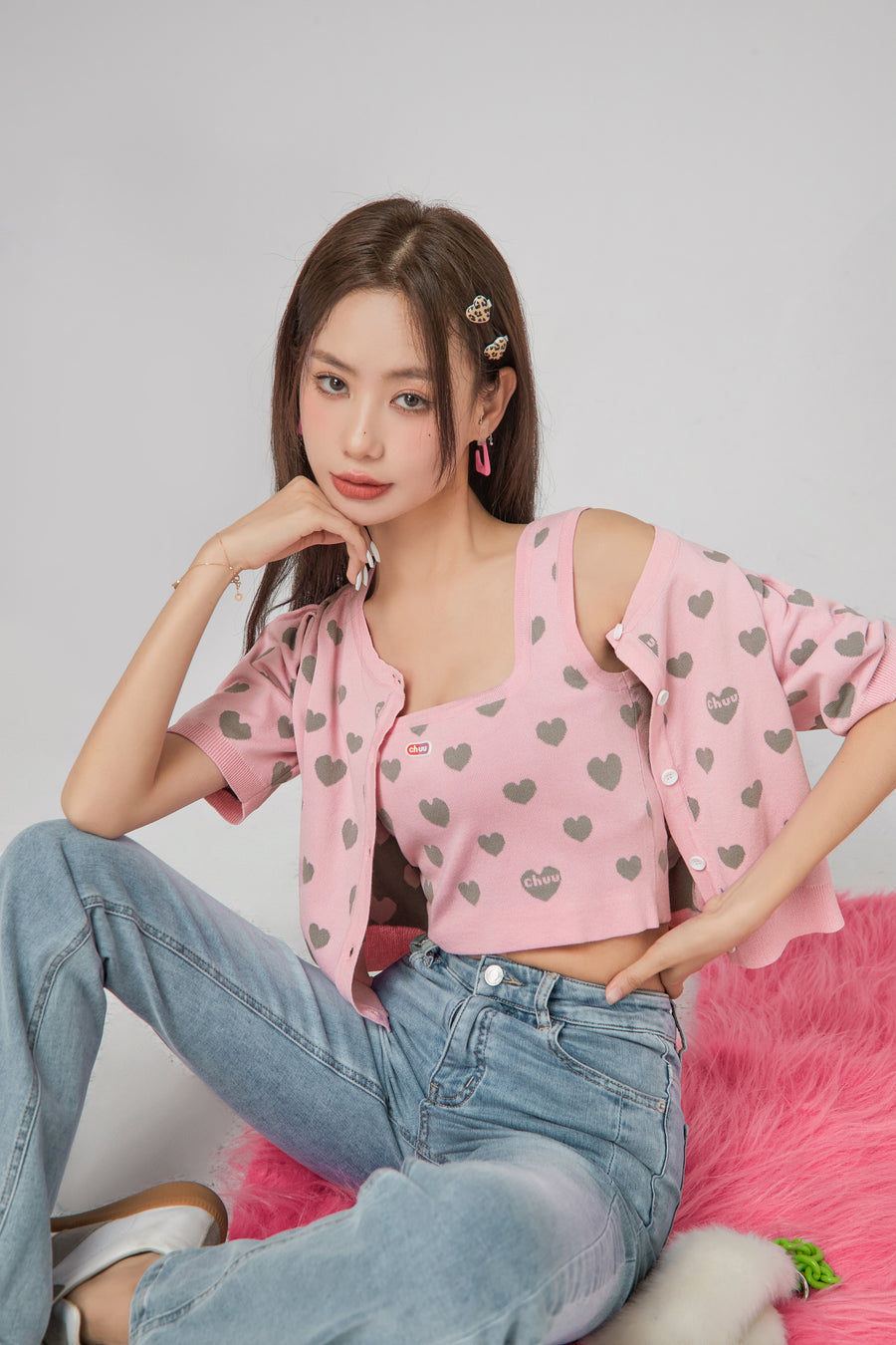 CHUU Heart Print Knit Sleeveless Top