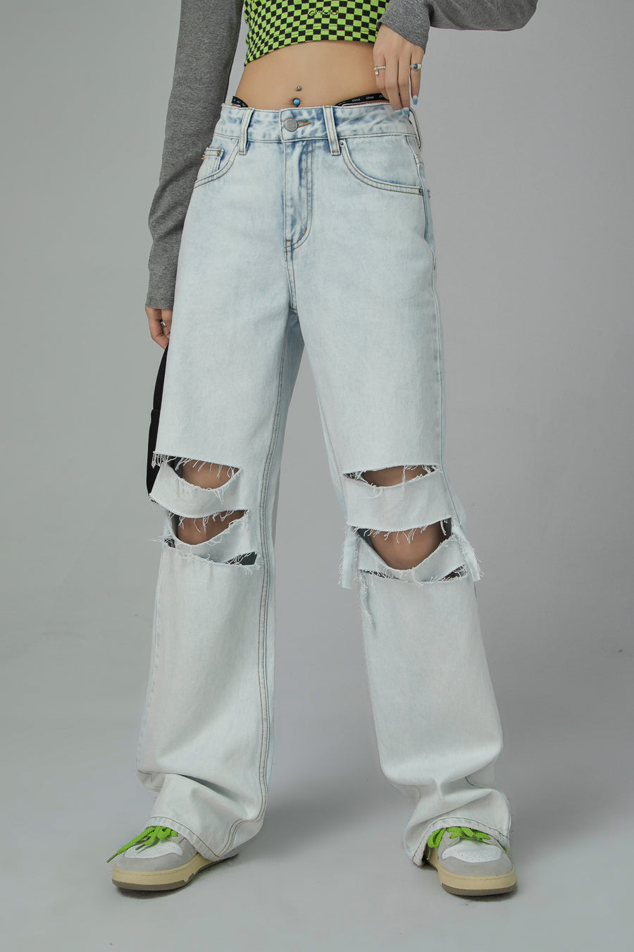 CHUU Distressed Bootcut Denim Jeans